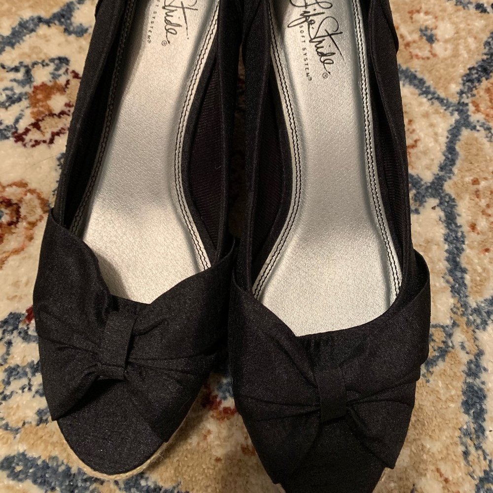 LIFE STRIDE Wedge open toe heels